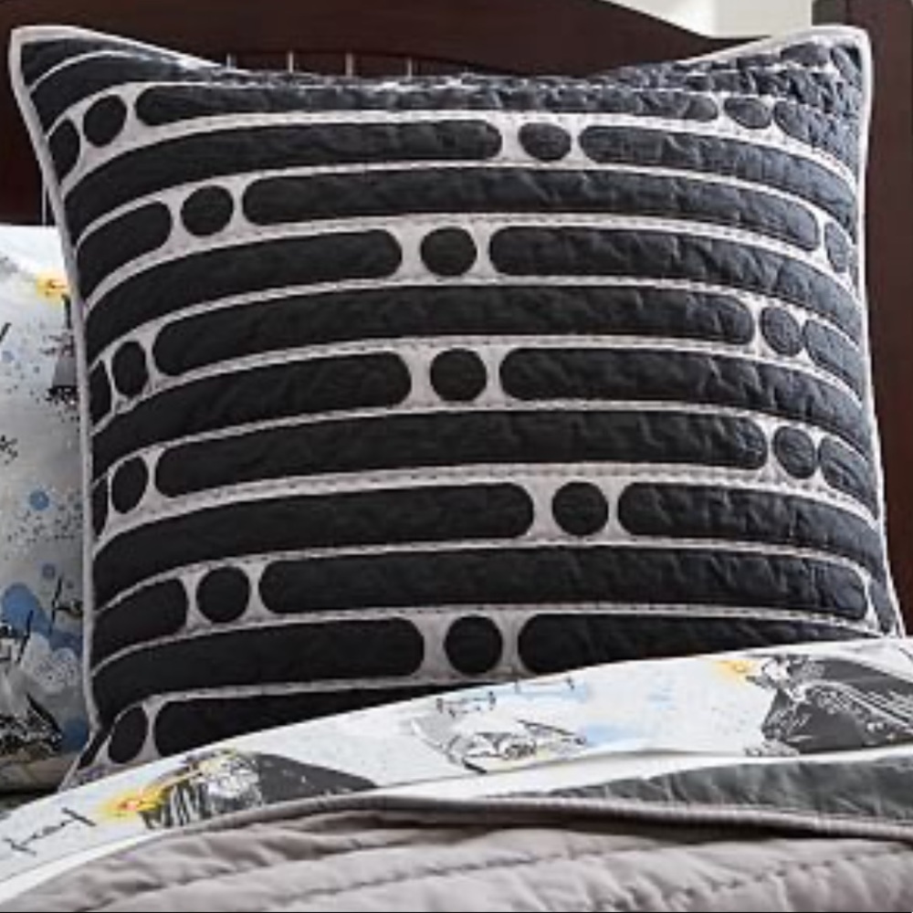 NWT Pottery Barn Kids Darth Vader Euro Sham